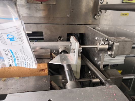 Snack Food 60 Bags / Min Nitrogen Flushing Packaging Machine