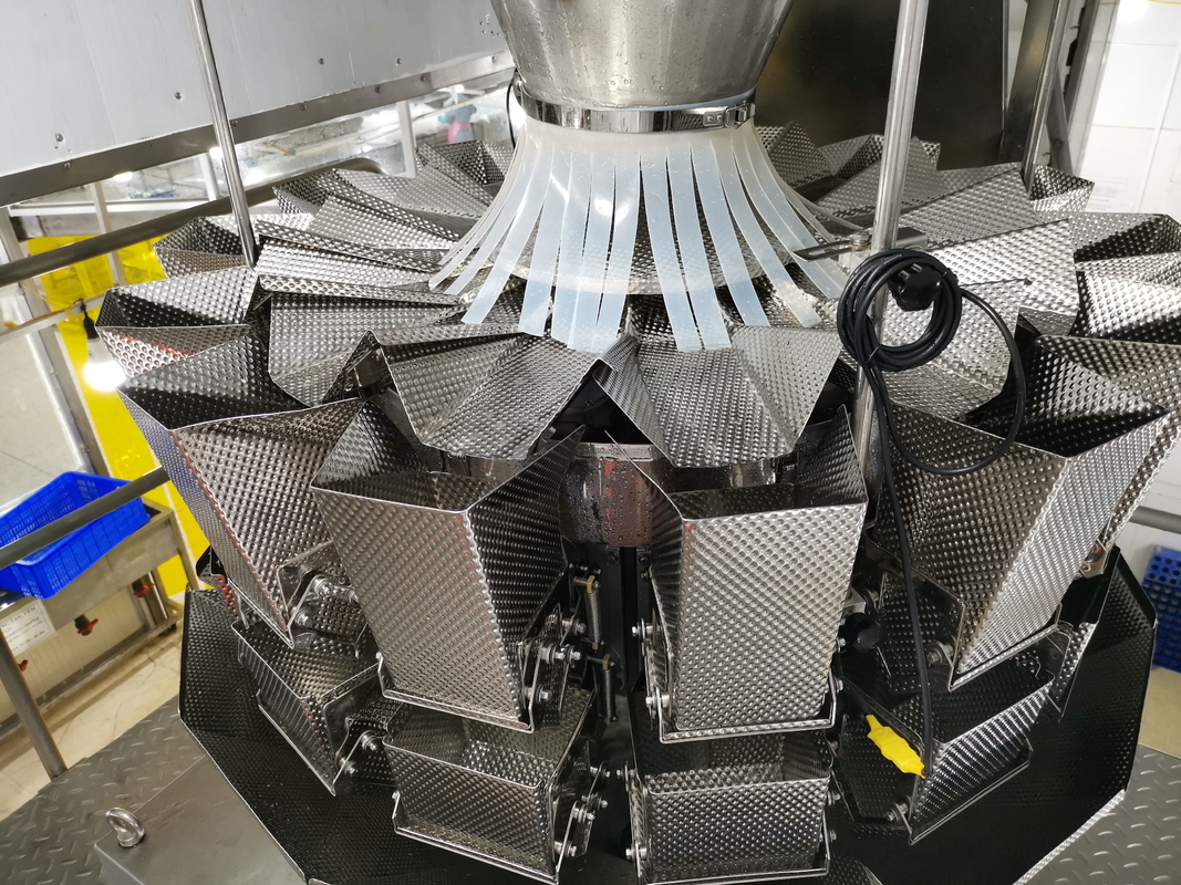 Automatic Waterproof 10 Heads Weigher Cherry Tomato Weighing Equipment For Plastic Tray Clamshells Box