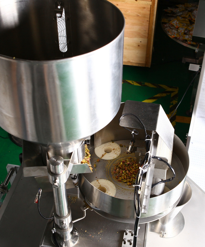 Small Nut Granule Vertical Packing Machine With Cup Filler Pillow Bag Sachet