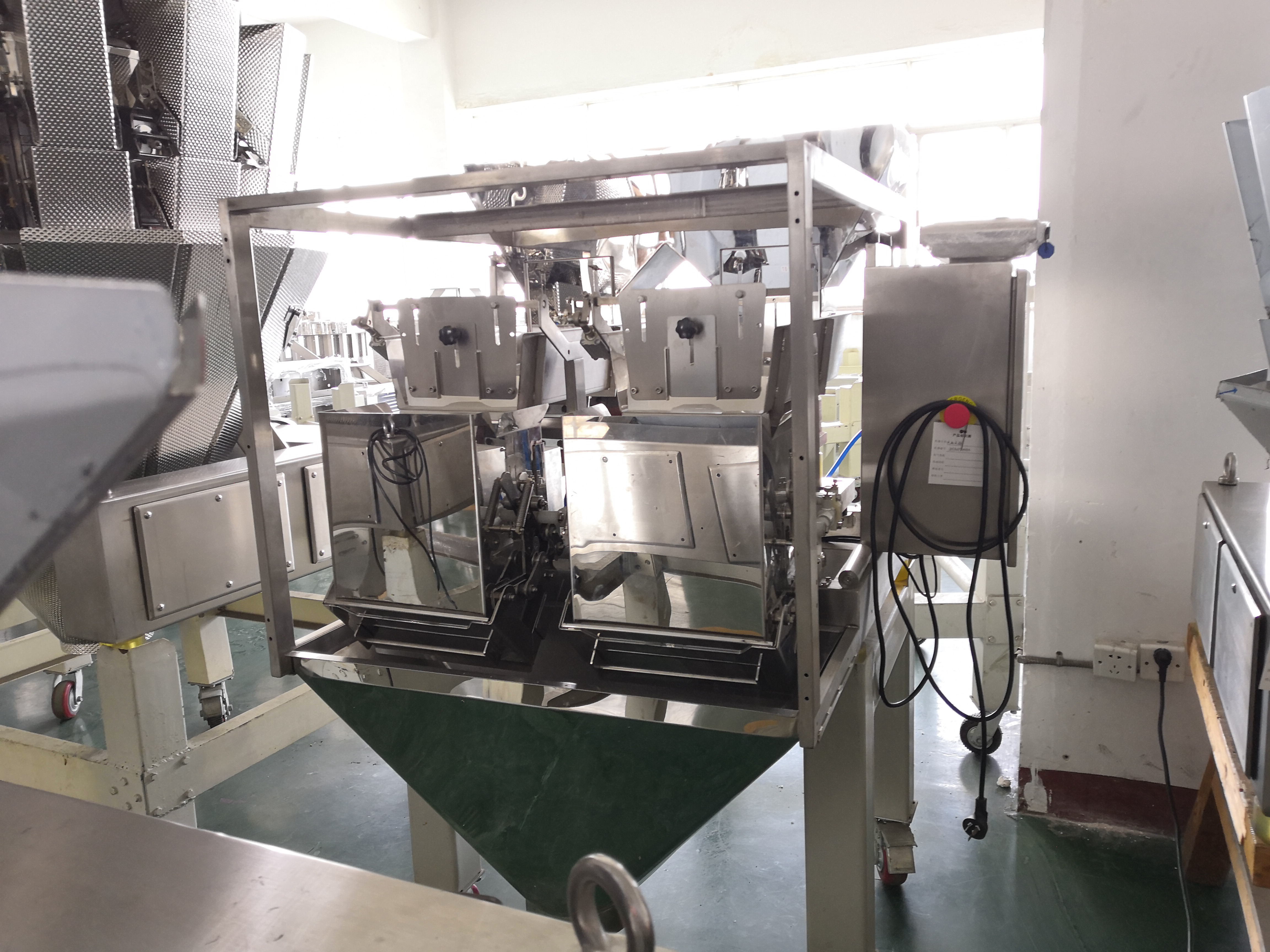 4 Head Linear Weigher 300g 500g 1000g 2000g Weighing For Rice Bean