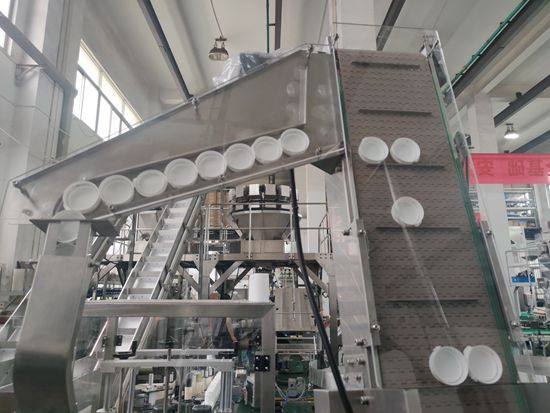 Automatic Linear Screw Capping Machine For Bottle Pump Head Cover Bottles